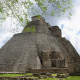 Uxmal - Tovernaars piramide